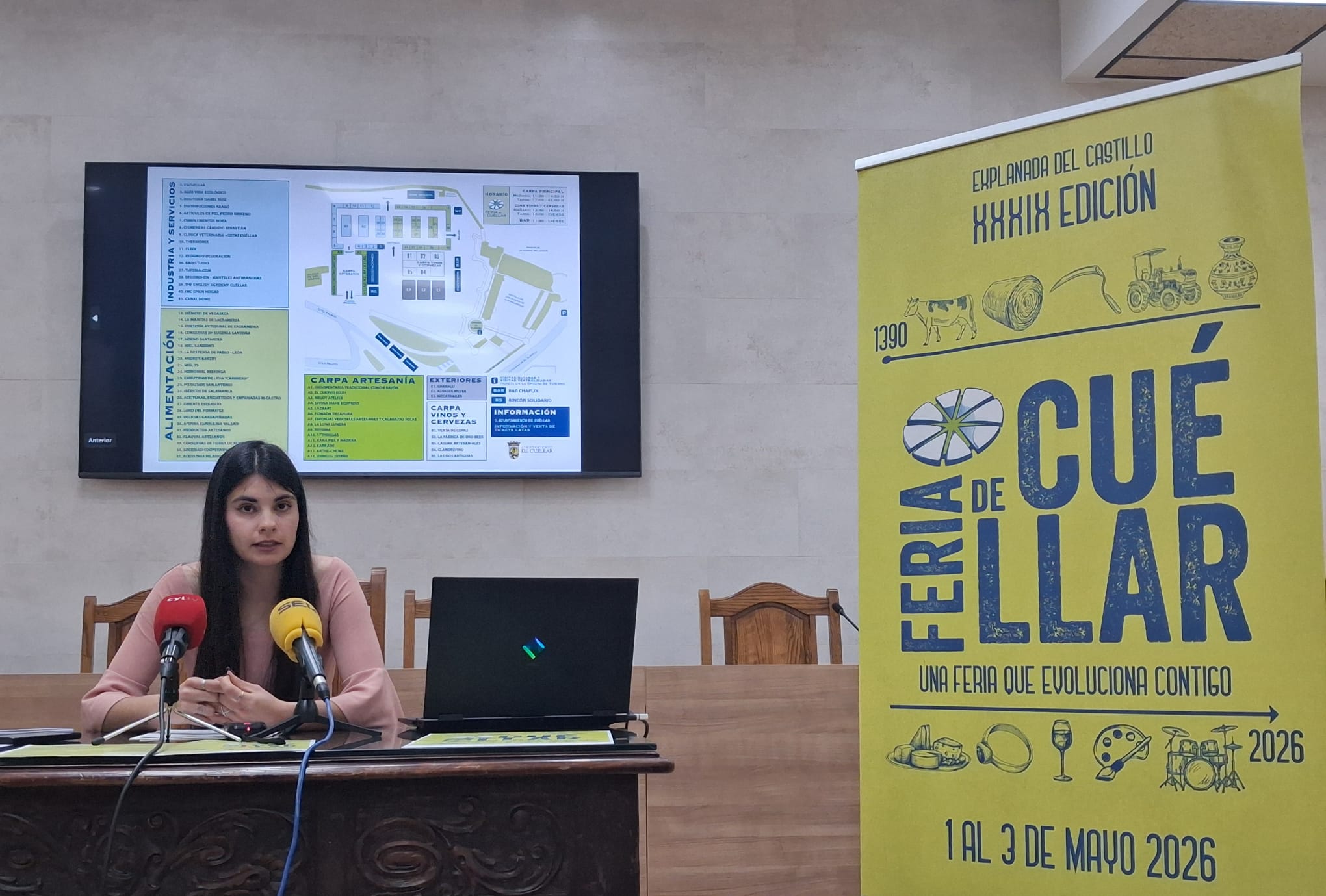 Lucía Arranz, concejal de Desarrollo Económico, presenta la programación de la Feria de Cuéllar 2026 que se celebra del 1 al 3 de mayo
