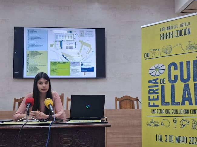 Lucía Arranz, concejal de Desarrollo Económico, presenta la programación de la Feria de Cuéllar 2026 que se celebra del 1 al 3 de mayo