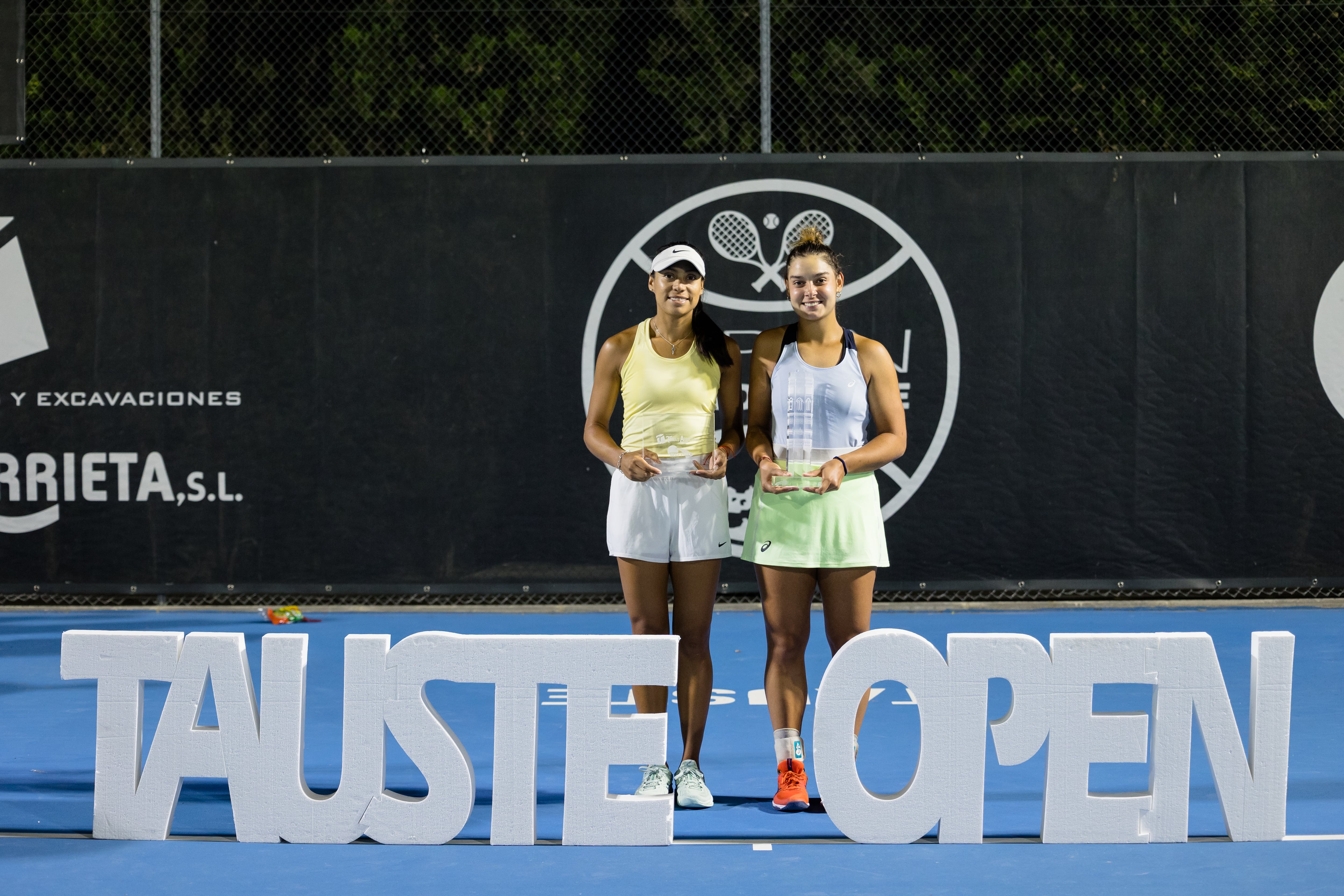 Campeona y subcampeona del torneo/ Carla Carlas fotografía