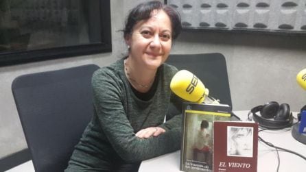 Maite Lorenzo en una visita anterior a los estudios de Radio Eibar