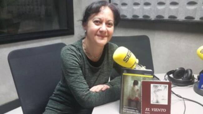 Maite Lorenzo en una visita anterior a los estudios de Radio Eibar