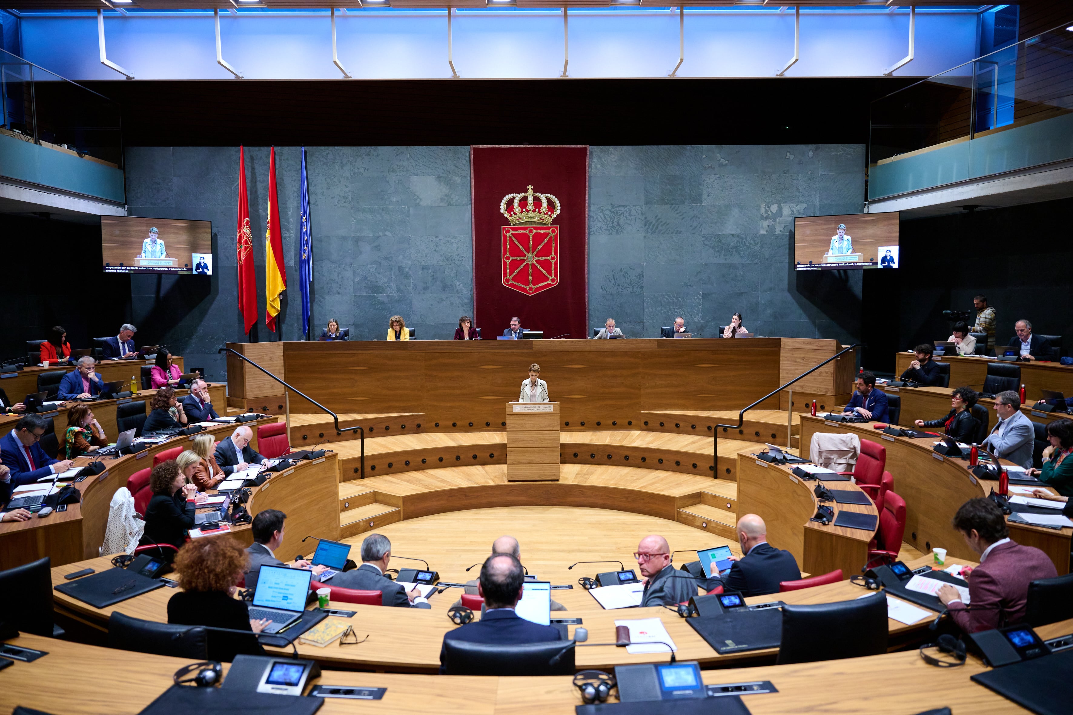 Navarra remite al Gobierno de España la reforma de la LORAFNA aprobada por el Parlamento para blindar la competencia plena de tráfico