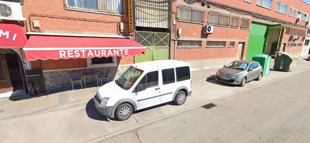 Una de las rejillas de alcantarillado en la calle Fundidores de Getafe