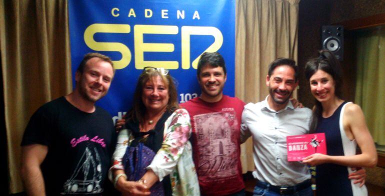 Algunos de los organizadores, de Escuelas de Baile de Ourense, del Día Internacional de la Danza en nuestro estudio