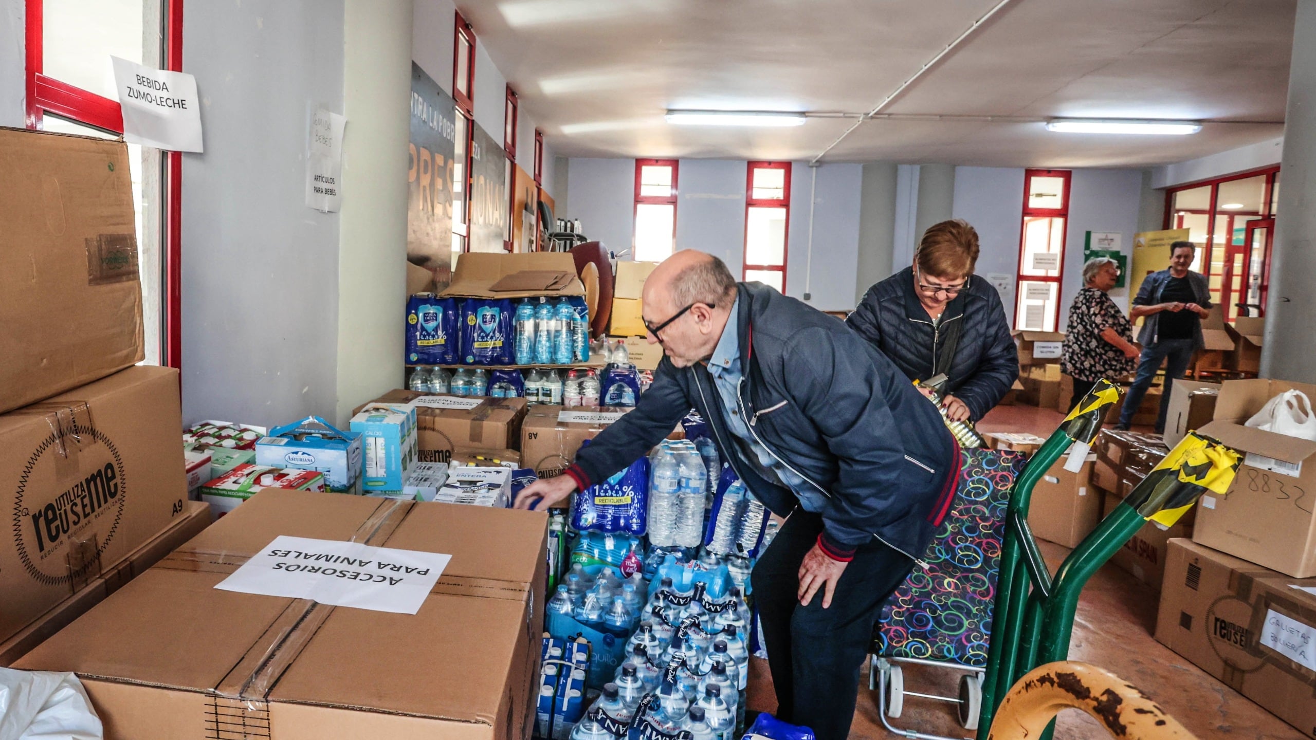 Recogida de donativos del Centro Cívico y Juvenil de Elda