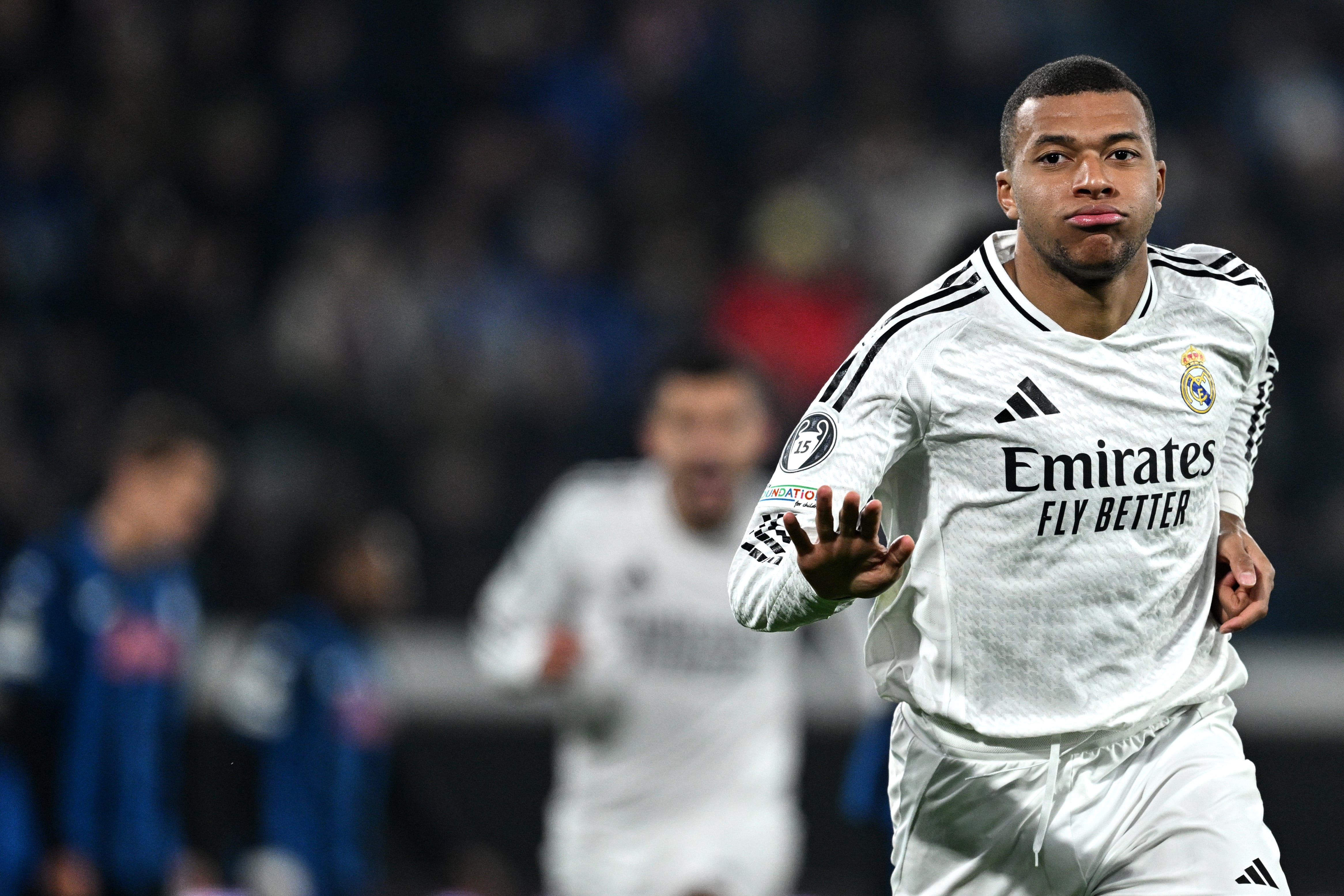 Kylian Mbappé celebra su gol contra el Atalanta de Bérgamo