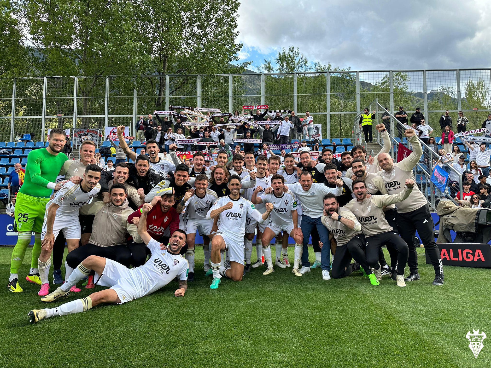 Los jugadores del Albacete celebran el triunfo logrado en Andorra