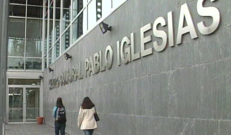 El Centro Cultural Pablo Iglesias acoge la charla-coloquio sobre el estigma social que sufren aún los enfermos mentales