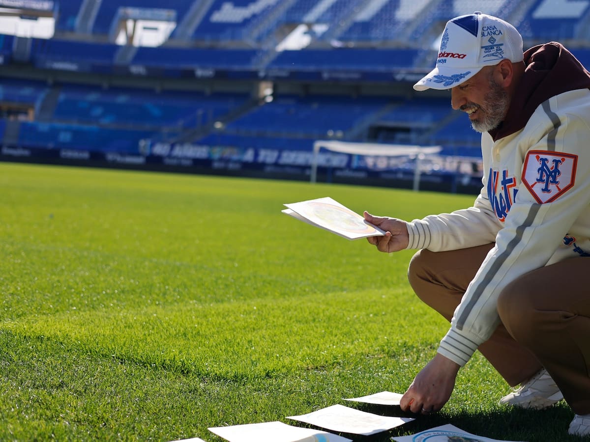 El Málaga se arropa en sus barrios con la nueva colección de José Luis Puche
