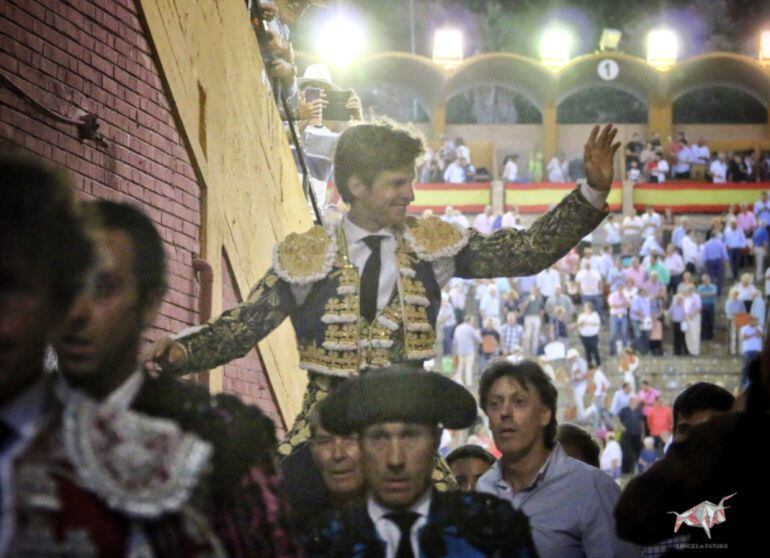 El Juli por la puerta de Feria 