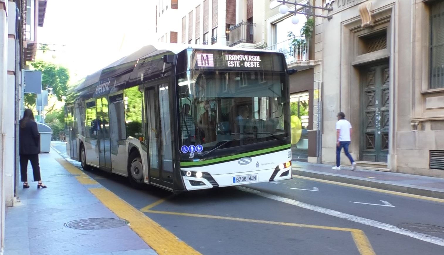 Autobús nueva línea M en Elche