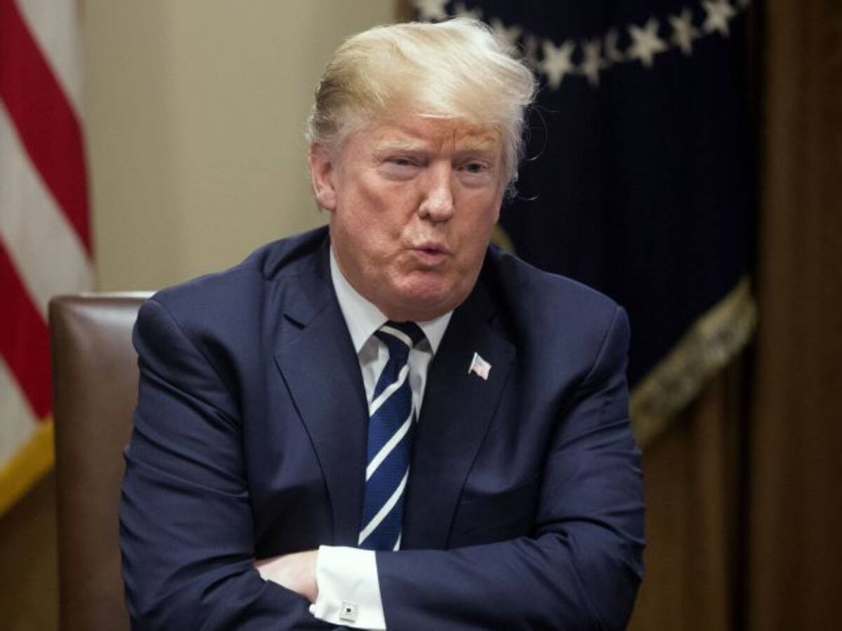 Trump dice ahora que se expresó mal sobre Rusia para apagar el incendio en EEUU