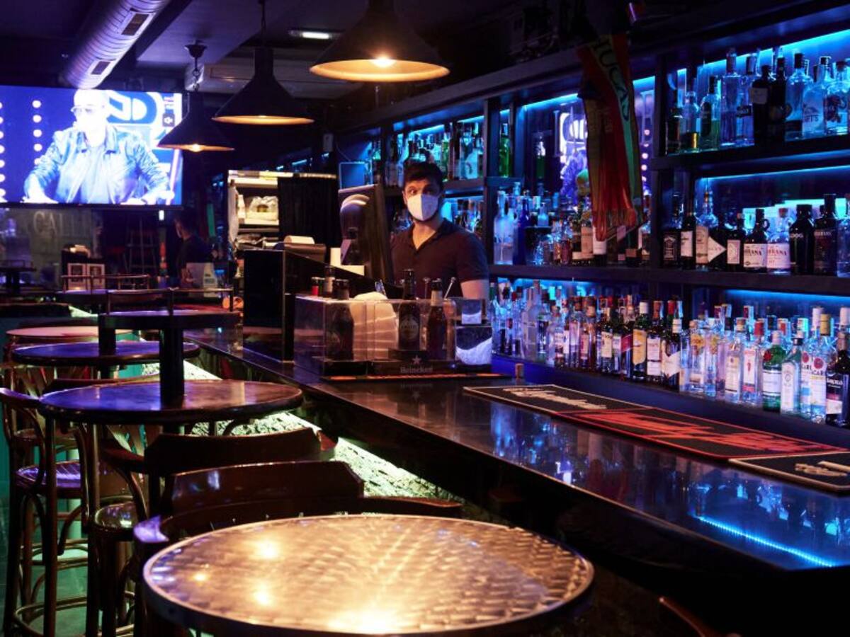 Los hosteleros murcianos tildan de "paso atrás innecesario" el cierre de los interiores del ocio nocturno