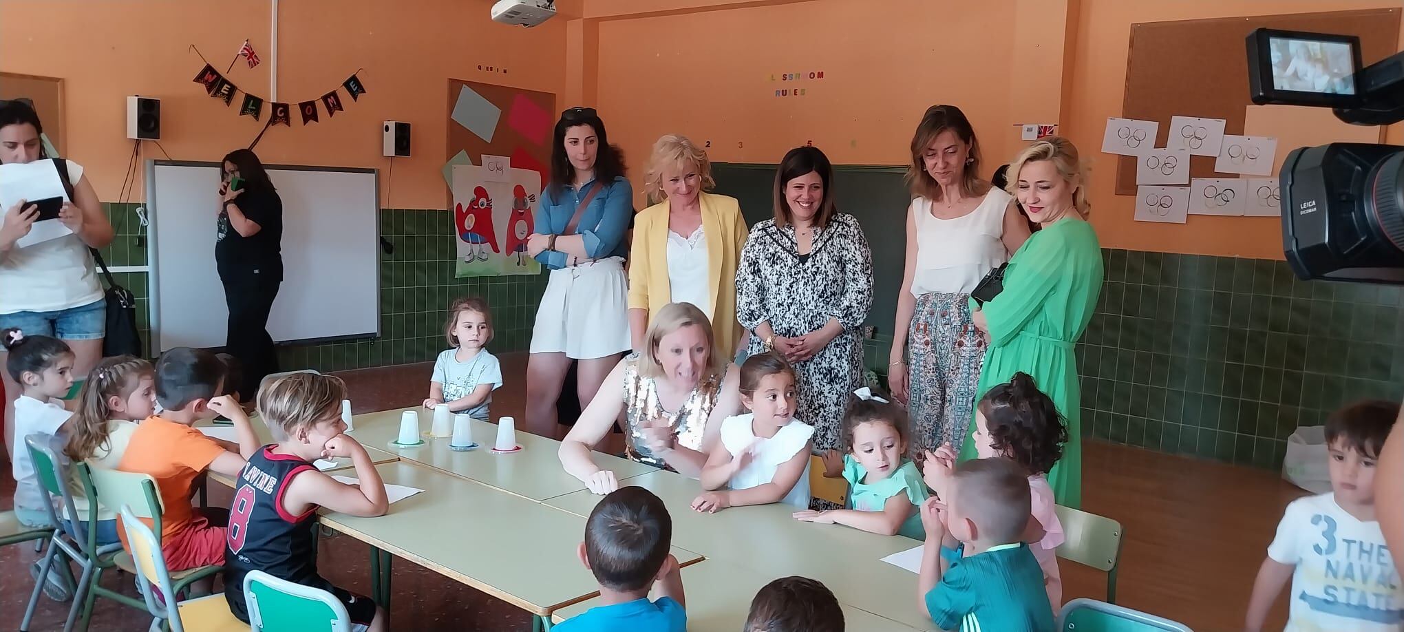 La consejera de familia, visita el colegio San Isidro de Benavente