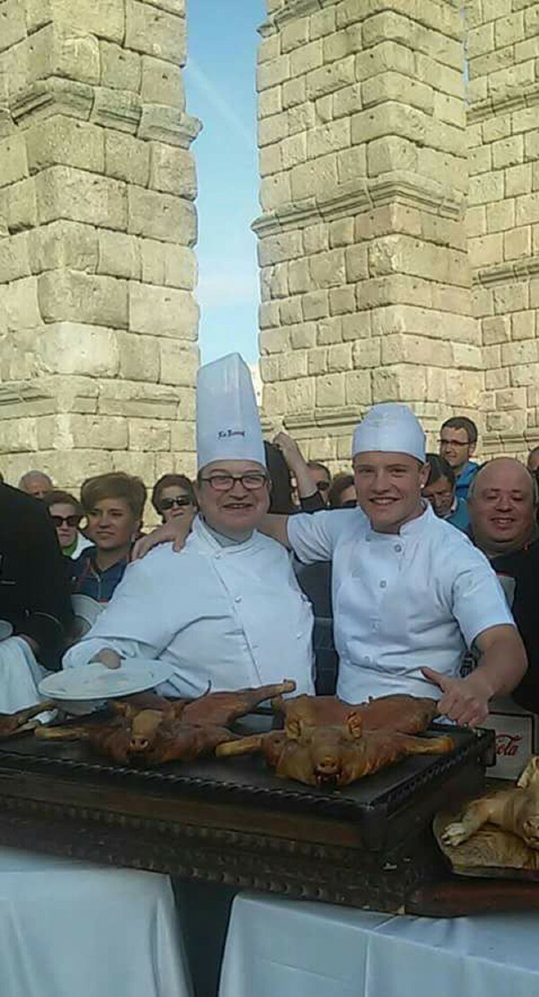 Santiago Matarranz en una fiesta de exaltación del cochinillo