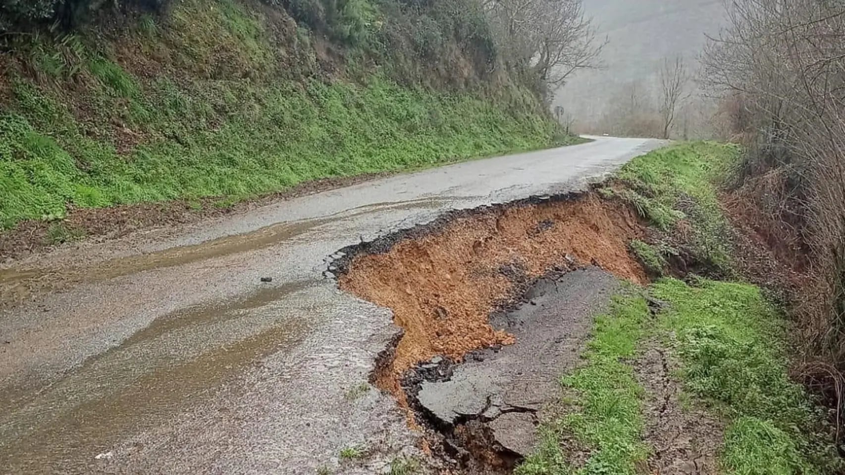 Imagen del socavón en Cervantes, Lugo.