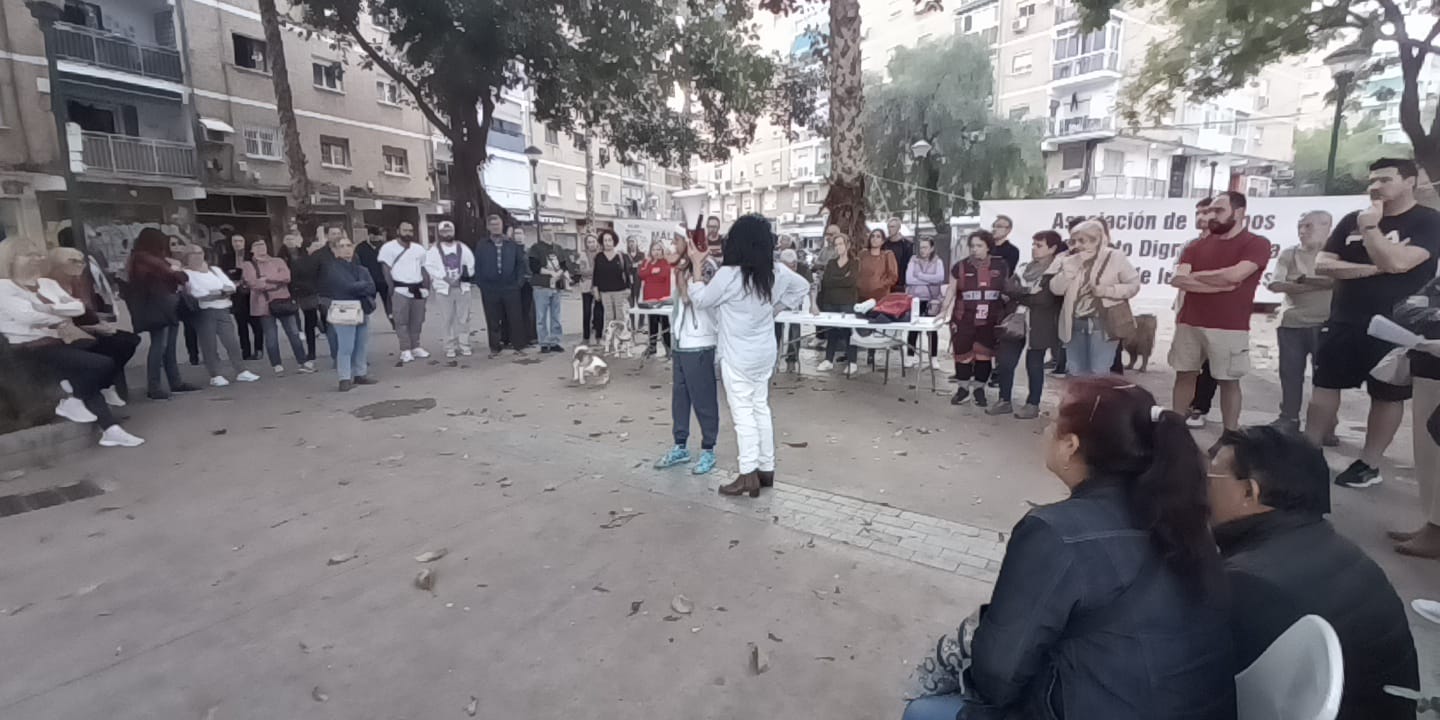 Un momento de la protesta en el barrio malagueño este Viernes de Dolores