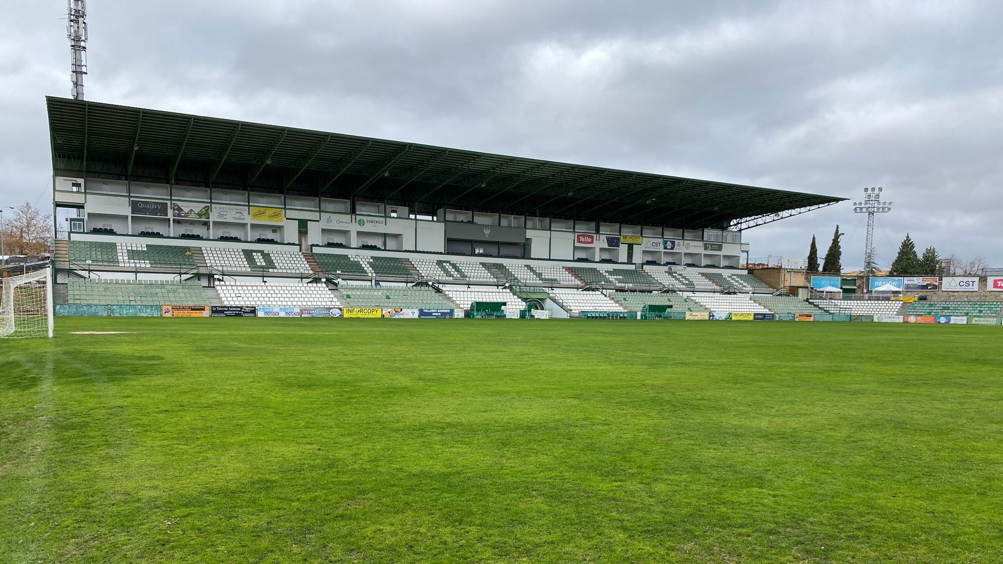 Tribuna principal del Salto del Caballo