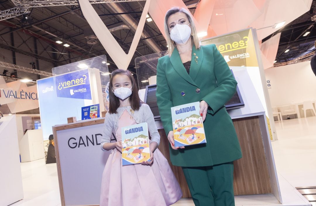 Las Falleras Mayores de Gandia en Fitur 