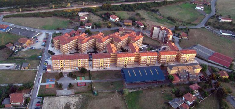 Imagen aérea del núcleo de Monteana, en Gijón