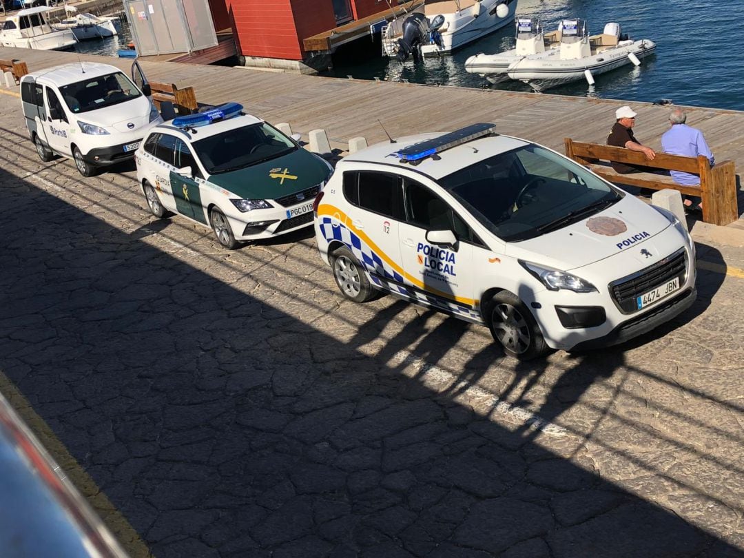 Imagen de archivo de vehículos de la Policía Local de Sant Antoni y la Guardia Civil