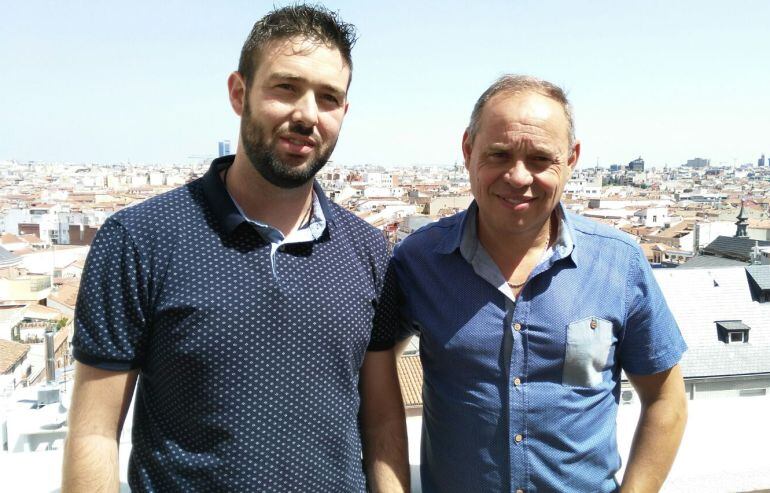 Miguel Nijarra y Jesus Corbacho en busca del taxi de sustitución