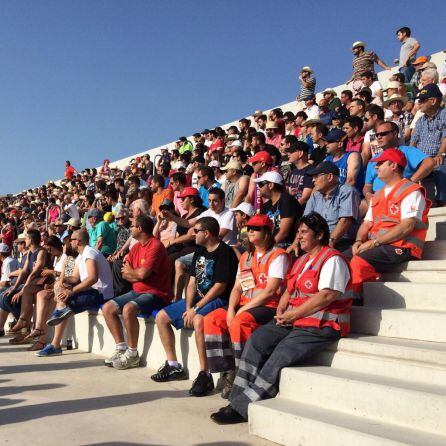 Cruz Roja en un partido del Eldense