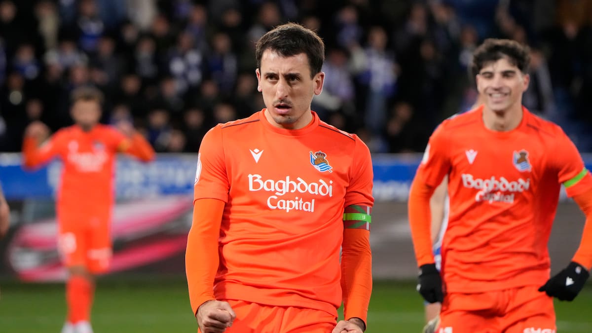 Remiro, Guedes y Oskarsson rescatan a la Real en Vitoria y la meten en semis de Copa (2-3)