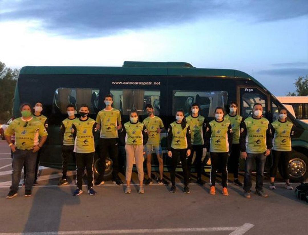 Los atletas y entrenadores del Atletismo Aranda desplazados a Granollers.