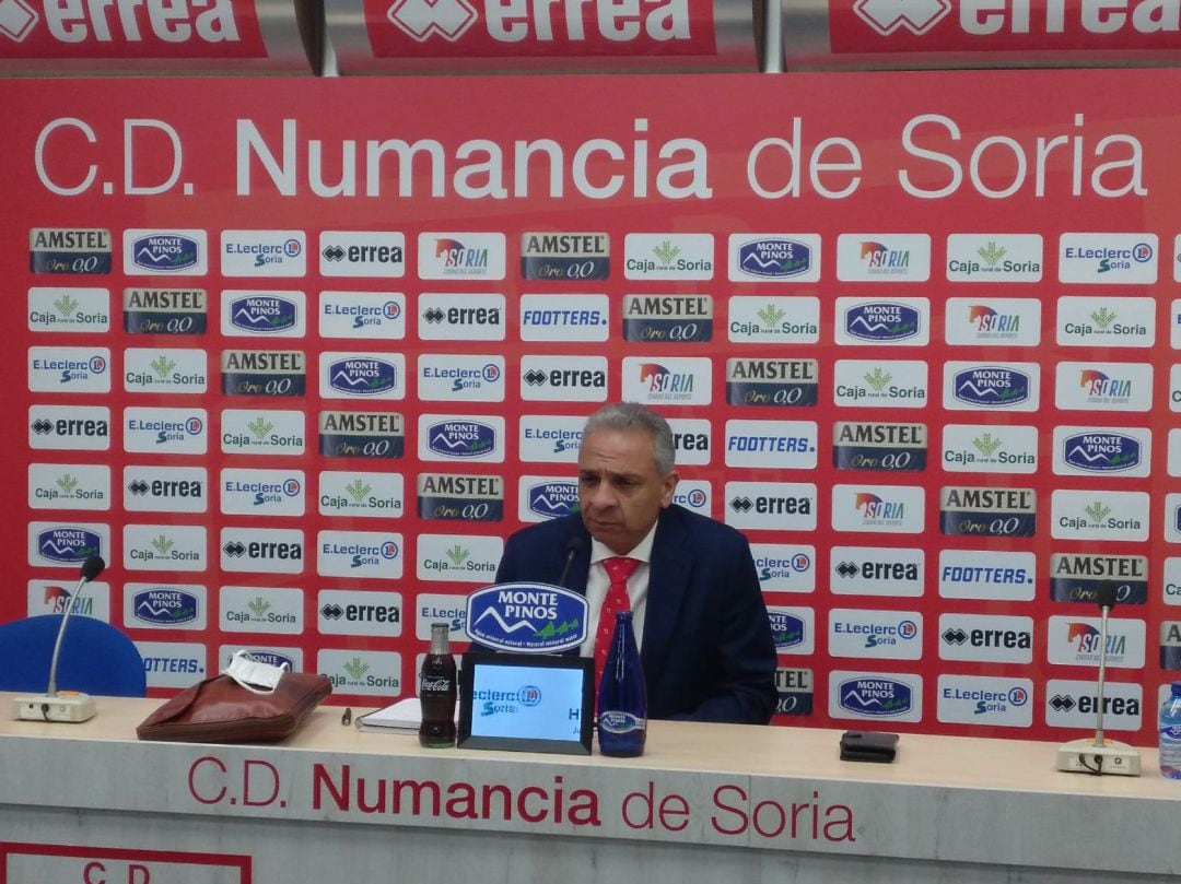 Moisés Israel, en rueda de prensa.