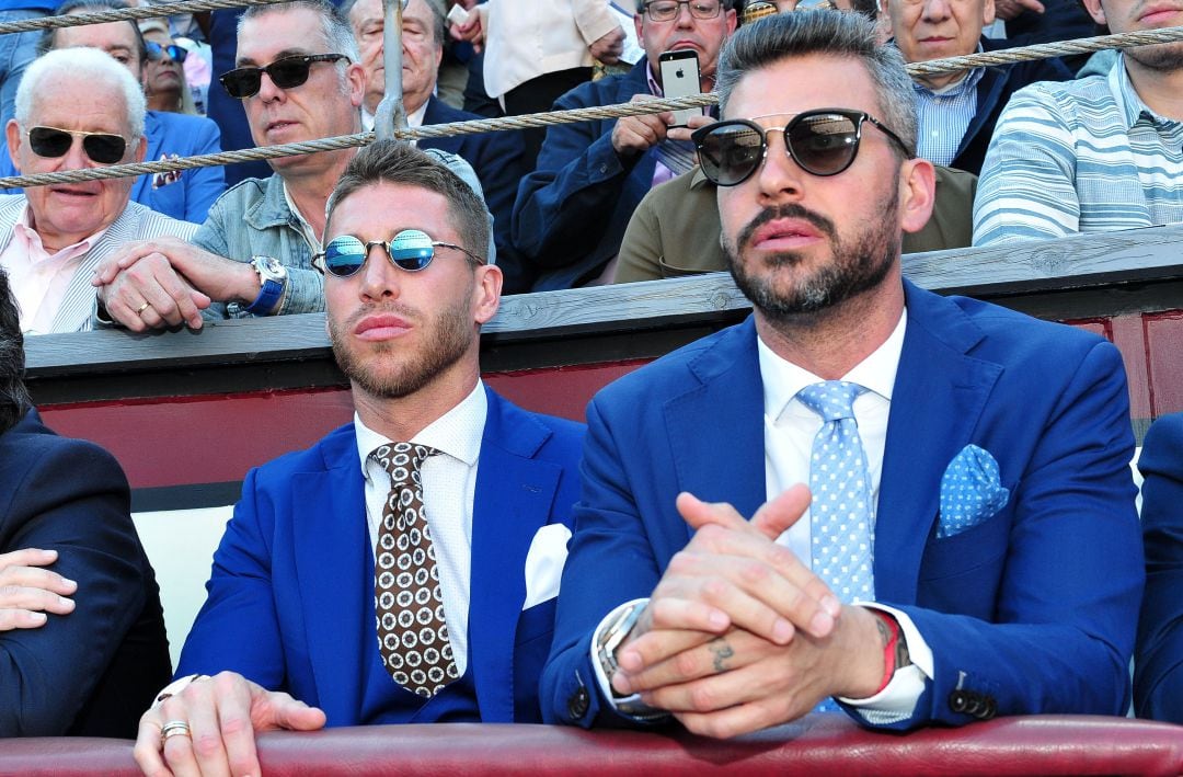 Sergio Ramos y su hermano durante una corrida de toros en Las Ventas, en 2018