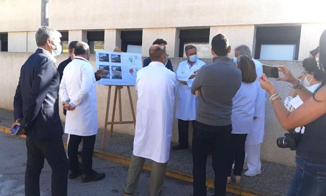 Salud destina 900.000 euros a las obras de mejora de la puerta de Urgencias del Hospital Rafael Méndez de Lorca