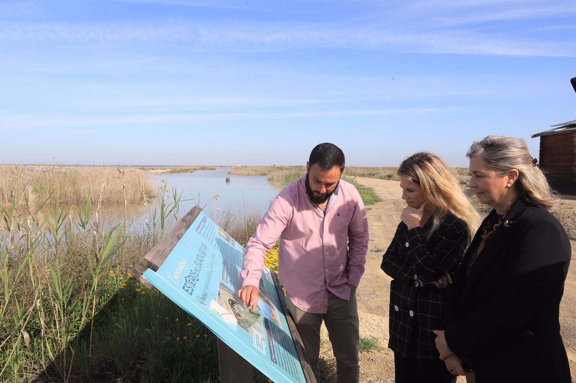 Ana Mestre durante la visita a Trebujena