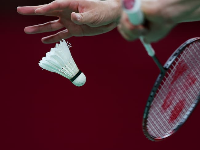 Imagen de archivo de un volante de bádminton puesto en juego