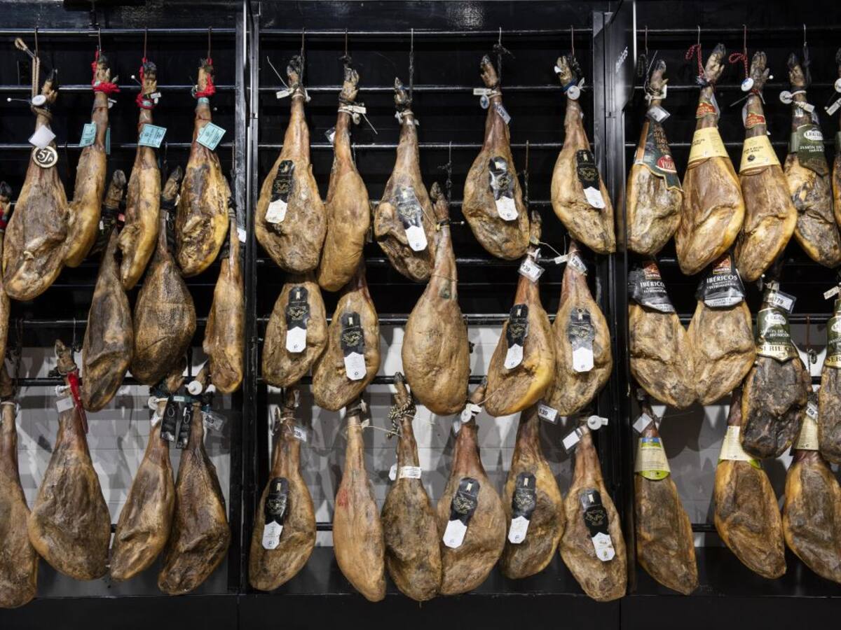 Cuatro investigados, dos en Palencia, por estafa en la venta de jamones y embutidos por Internet