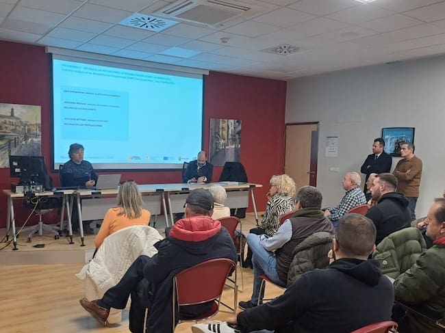 Reunión informativa con los vecinos