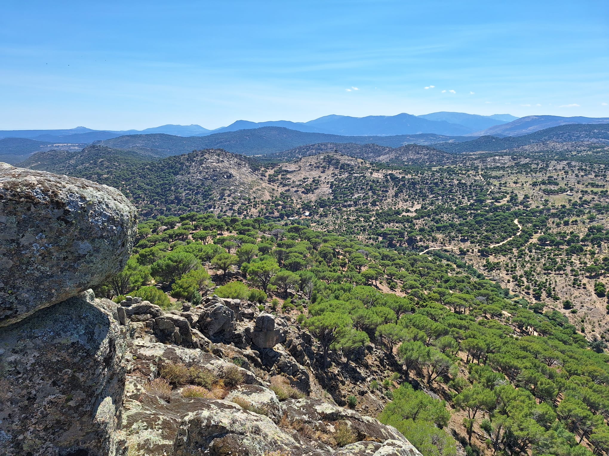 Panorámica desde peña Halcón, en El Hoyo de Pinares