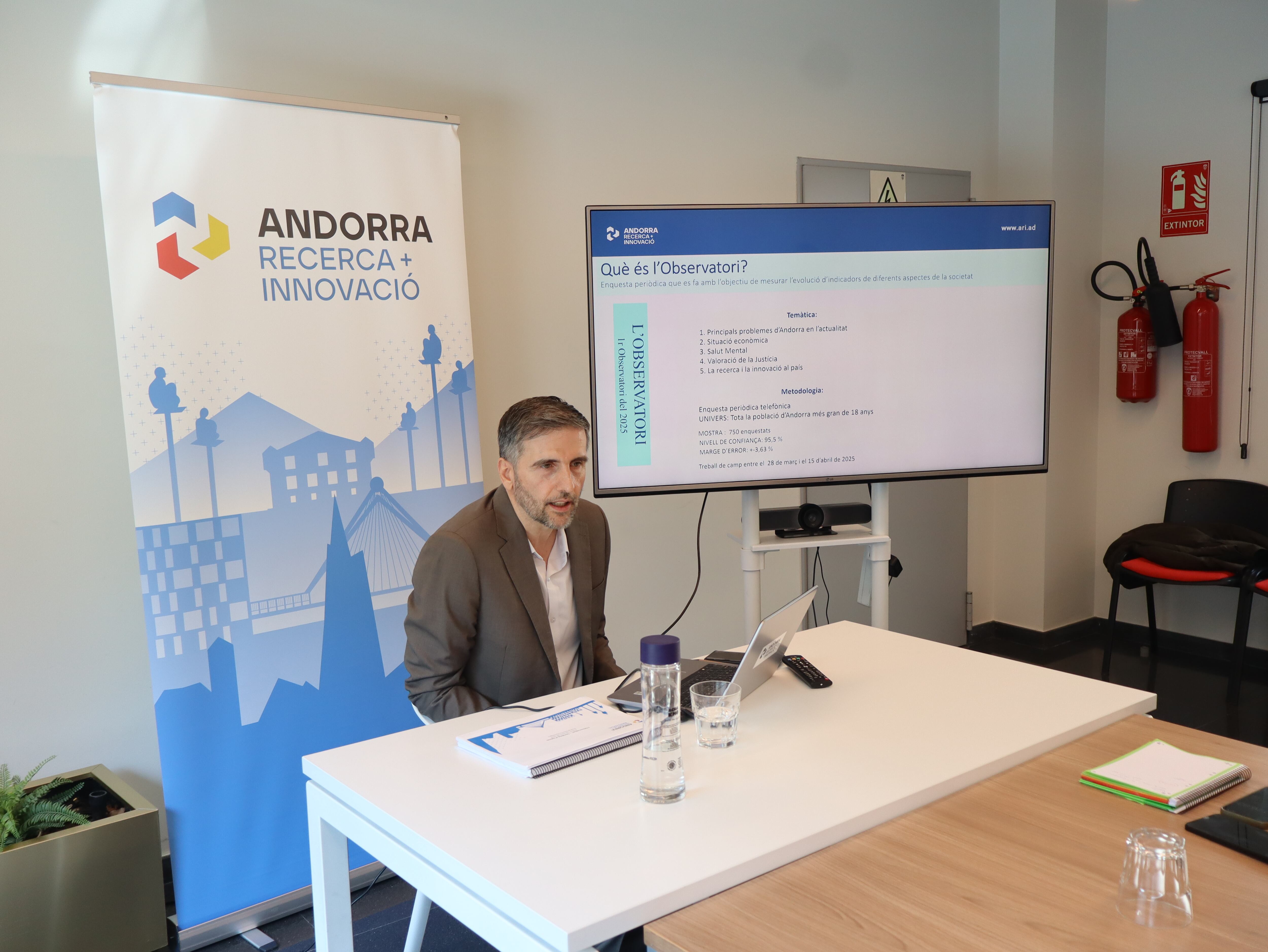 El director de sociologia d'Andorra Recerca Innovació, Joan Micó, avisa que creix la percepció de la immigració com un problema