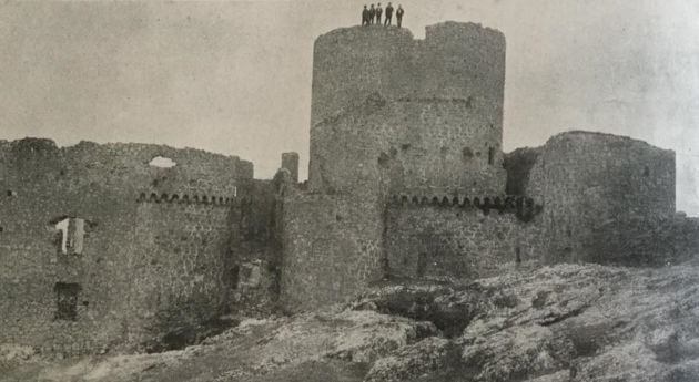 Ruinas del castillo de Moya en una foto tomada el 10 de Julio de 1930.