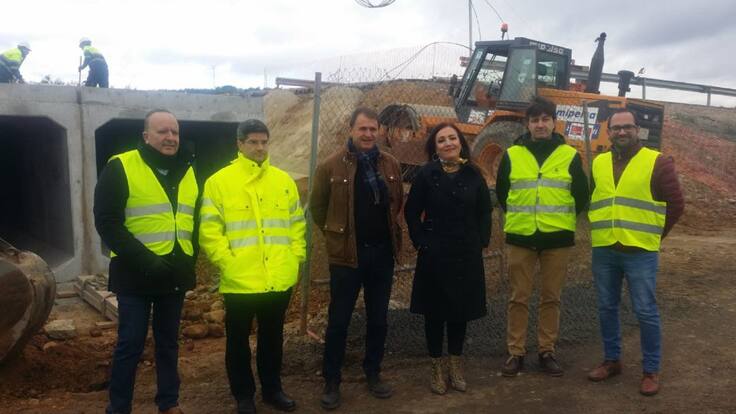 Javier Calleja entrevista Blas Álves Alcalde de Villanueva de la Reina por las obras del paso del lince ibérico - 230119