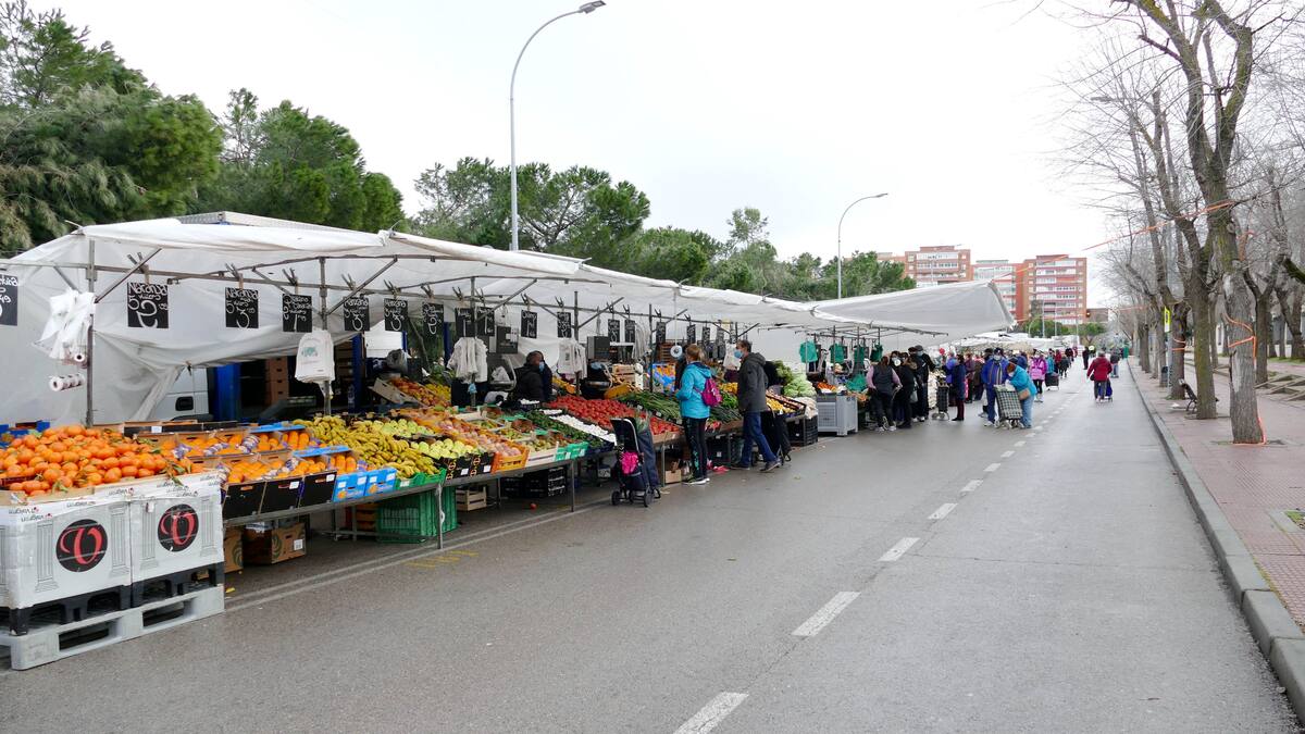 El mercadillo municipal de Móstoles en Finca Liana se traslada al recinto ferial por las Fiestas Patronales