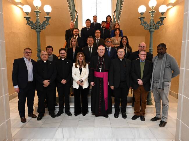 Visita del Obispo de Jaén al Ayuntamiento de Linares.