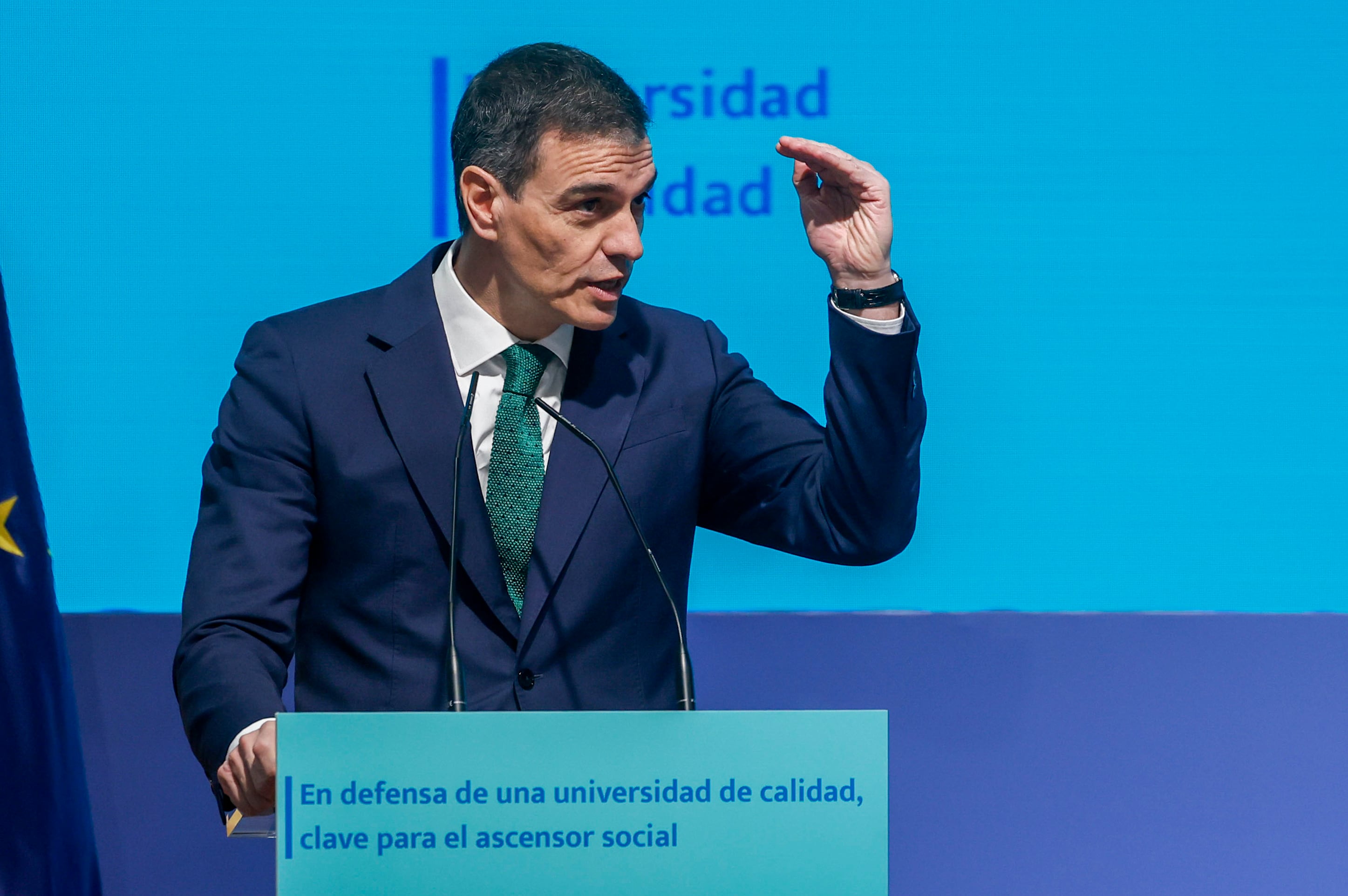 El presidente del Gobierno, Pedro Sánchez, da un discurso durante su asistencia a un acto de apoyo a la universidad pública 'En defensa de una universidad de calidad, clave para el ascensor social', este lunes, en Madrid. EFE/ Juan Carlos Hidalgo