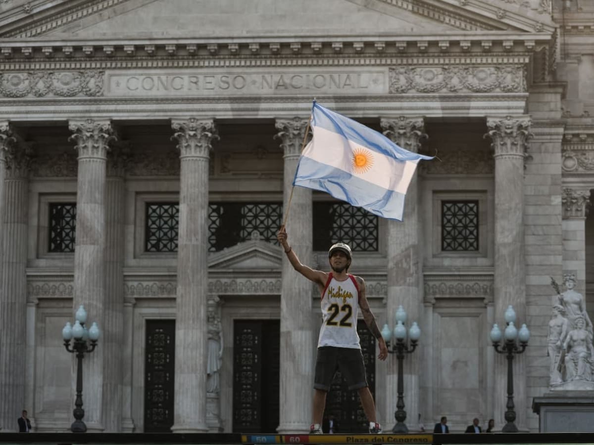 Argentina planta cara a Milei y saca a las calles del país la protesta contra la reforma laboral con una huelga nacional