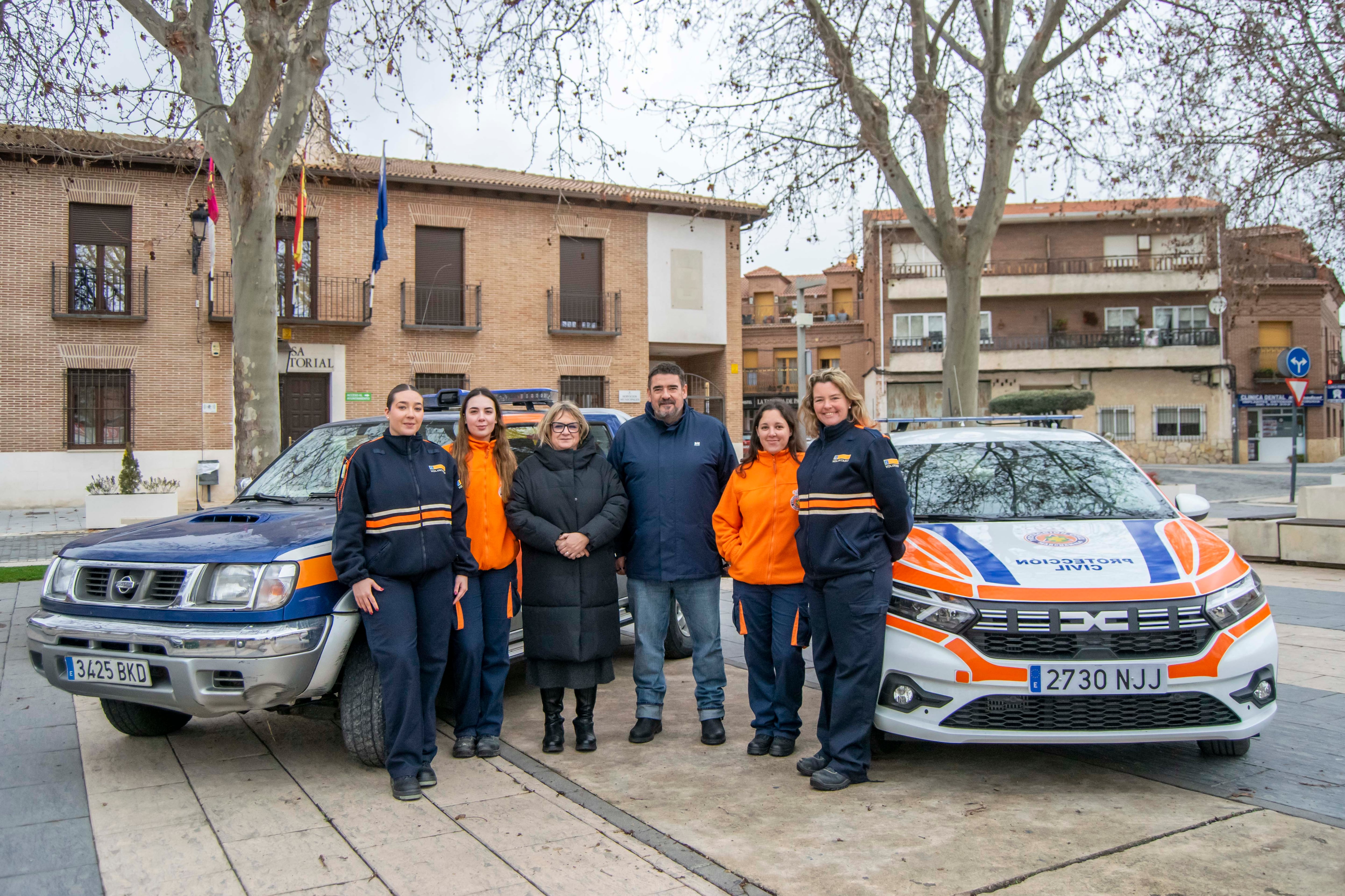 Voluntarias de Protección Civil con el alcalde y la concejala de Seguridad Ciudadana