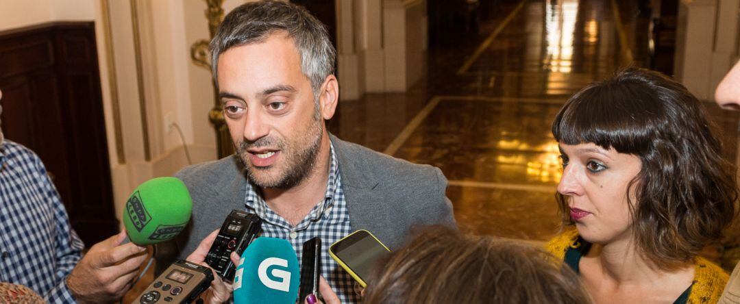 Ferreiro atiende a los medios de comunicación