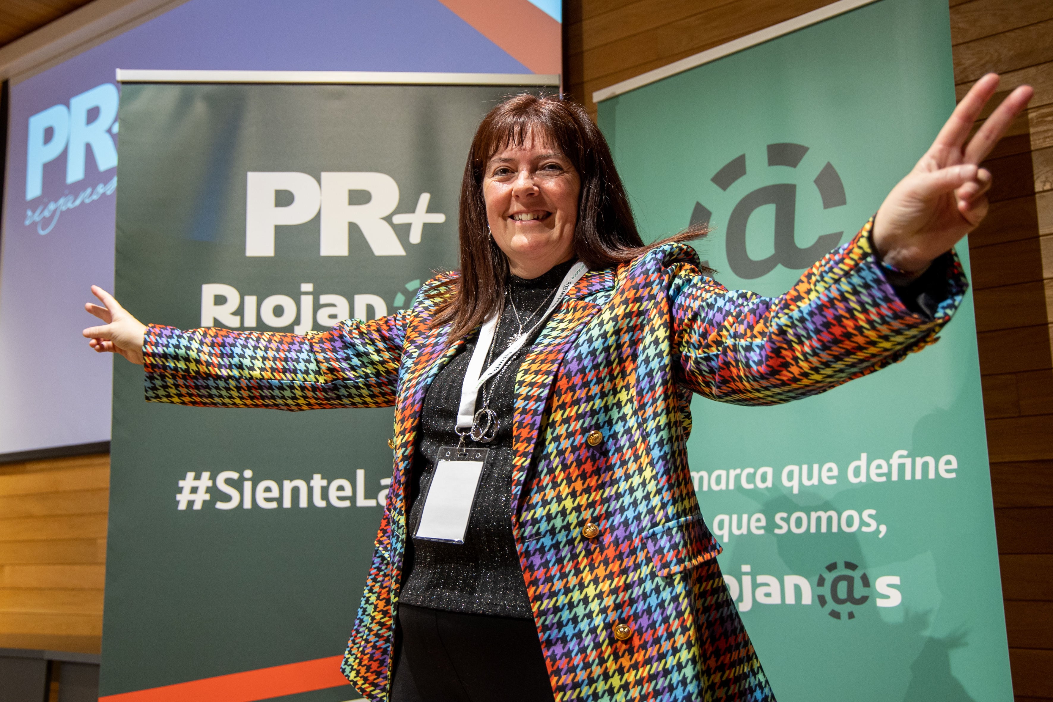 LOGROÑO, 14/12/2025.- Rita Beltrán, aclamada este domingo como la primera mujer presidenta del Partido Riojano (PR+), ha asegurado que trabajará en un proyecto político para "defender a todos los riojanos. El Partido Riojano (PR+) ha celebrado su XVII Congreso en Logroño. EFE/Raquel Manzanares