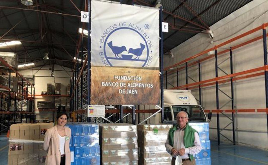 Instalaciones y voluntarios de la fundación Banco de Alimentos de Jaén.