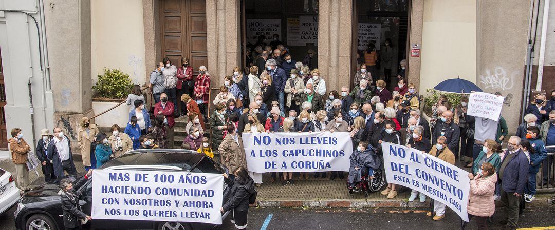 Concentración frente a Los Capuchinos