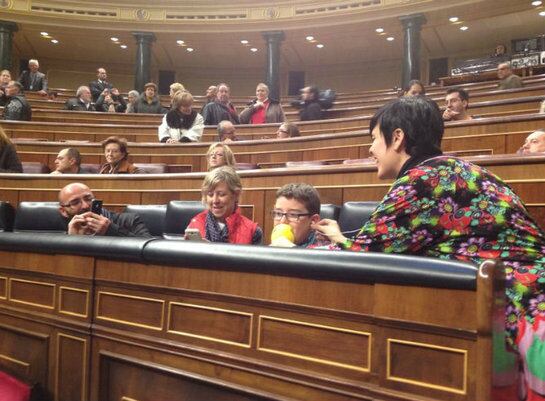 Los visitantes han podido escuchar en directo el programa 'Hoy por Hoy'. Algunos niños y adultos han intervenido y han expresado su opinión